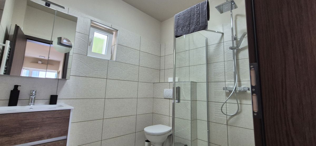 terasz és gondozott kert – Maycherry Apartments Siófok (ap2)