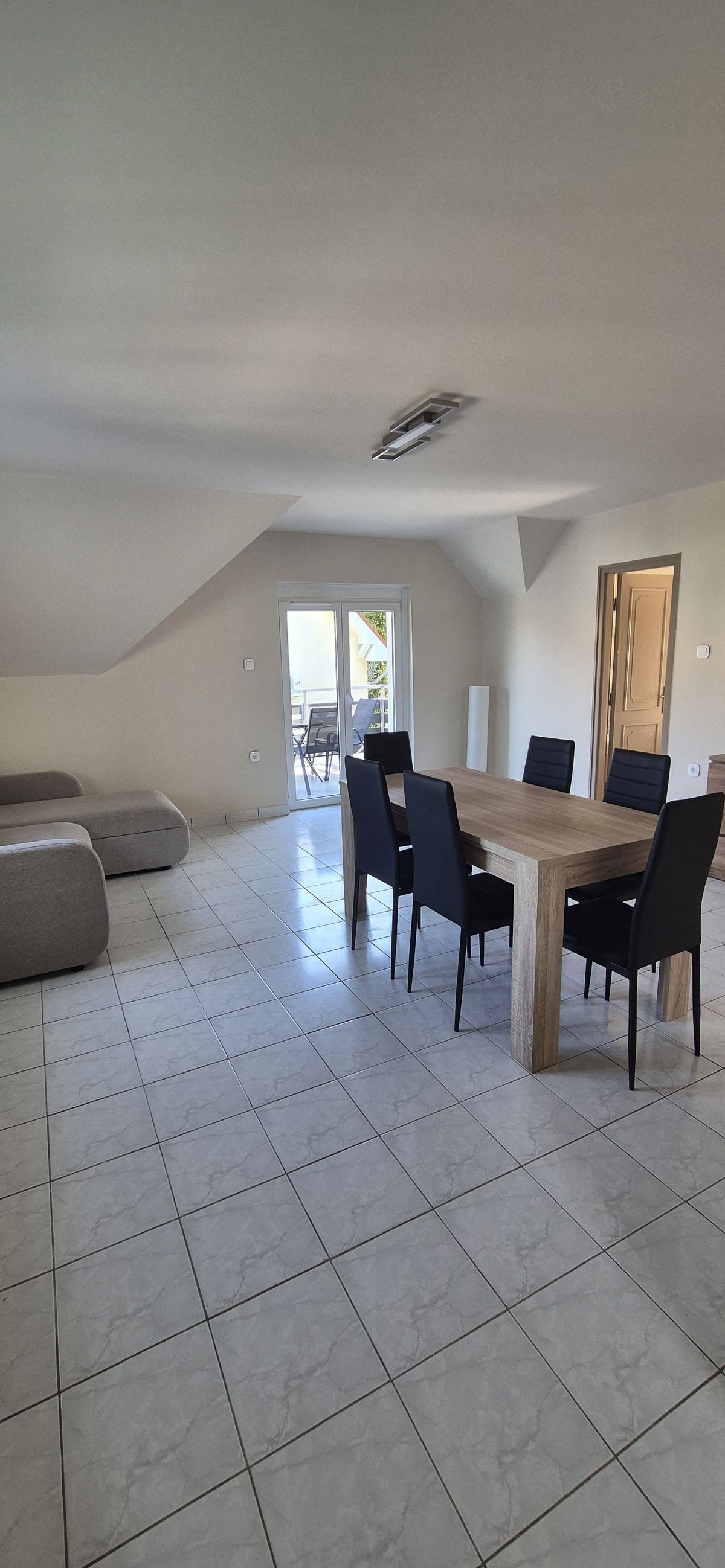 étkezősarok az apartmanban – Maycherry Apartments Siófok (ap4)