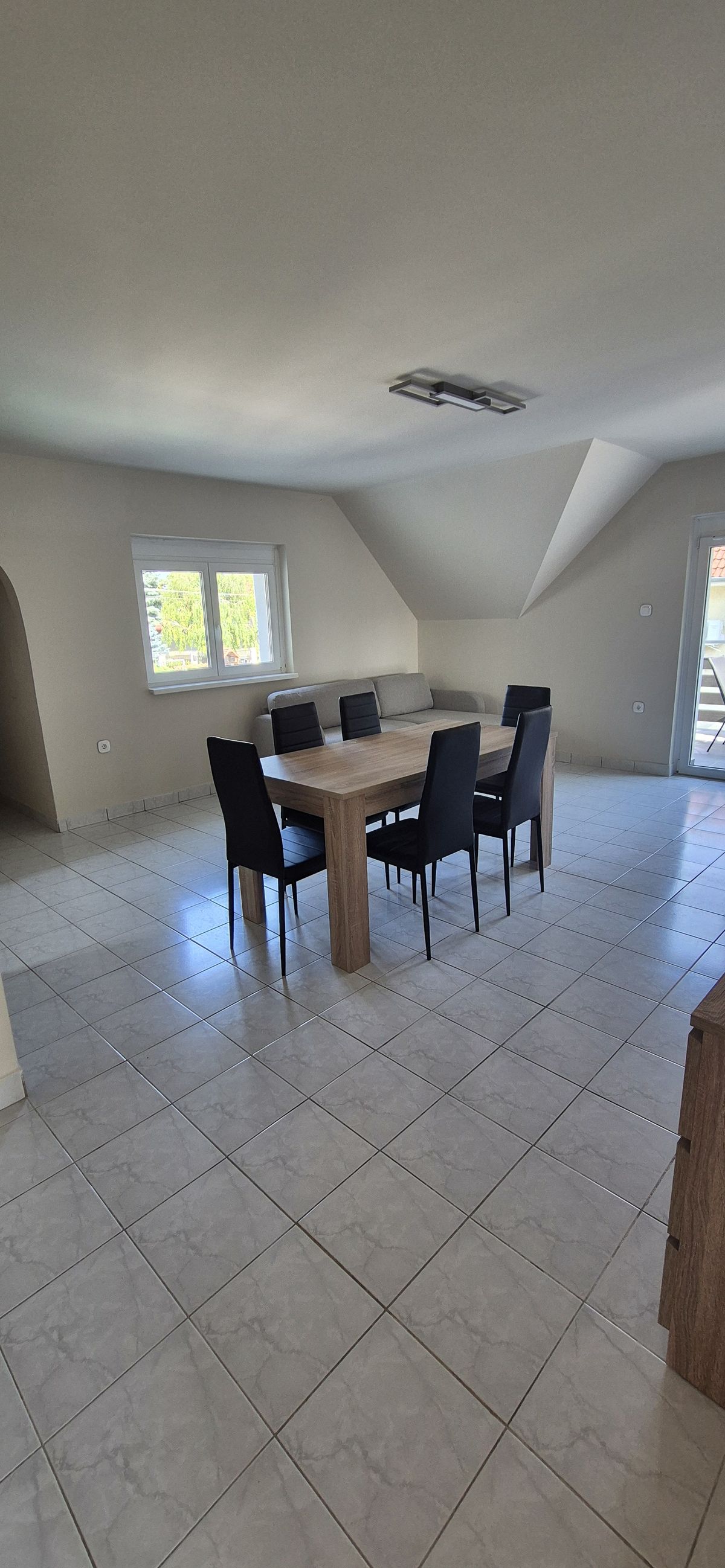 terasz és gondozott kert – Maycherry Apartments Siófok (ap4)