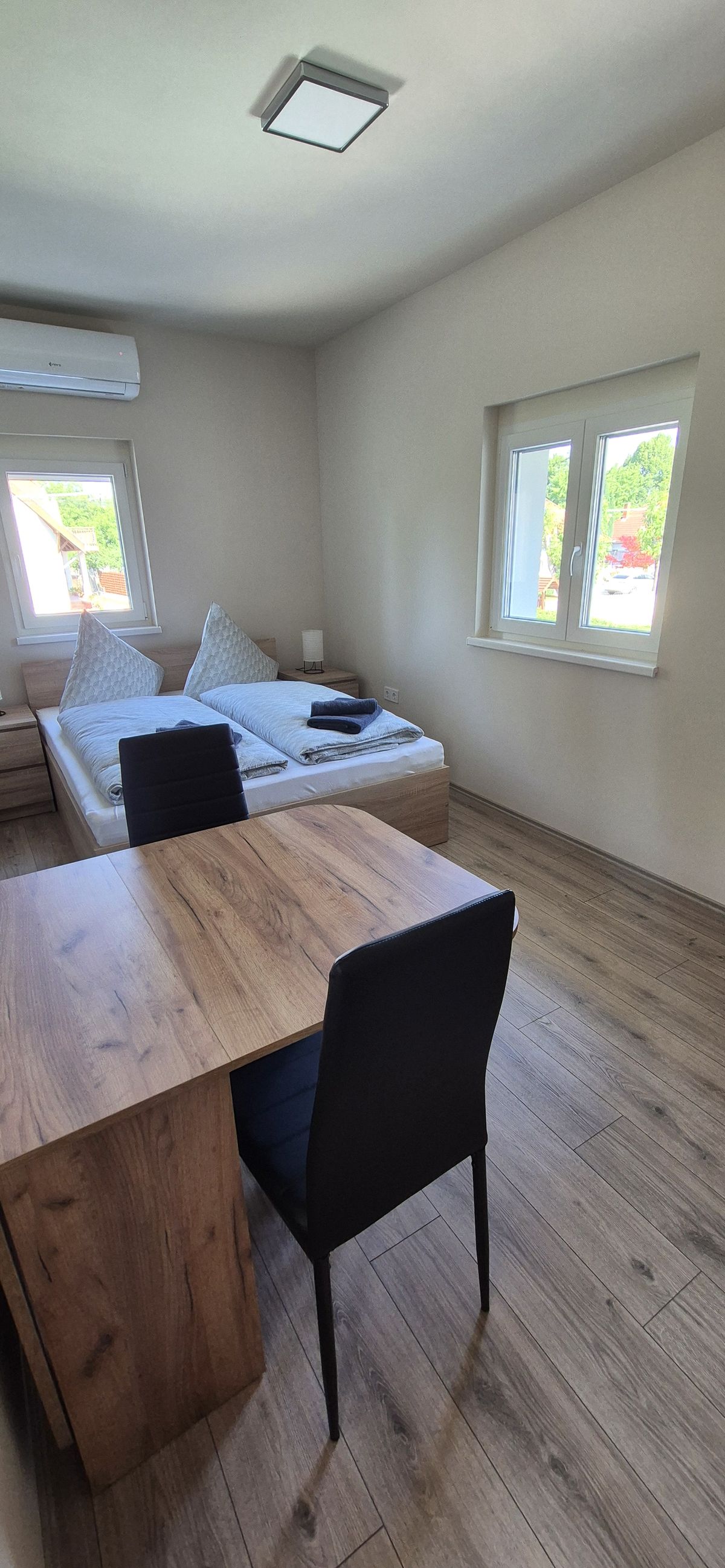 terasz és gondozott kert – Maycherry Apartments Siófok (ap5)